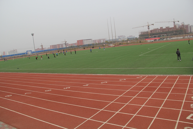 北京交通大學(xué)黃驊分校4*4<a href=http://www.pjhwys.cn target=_blank class=infotextkey>塑膠跑道</a>工程實(shí)例