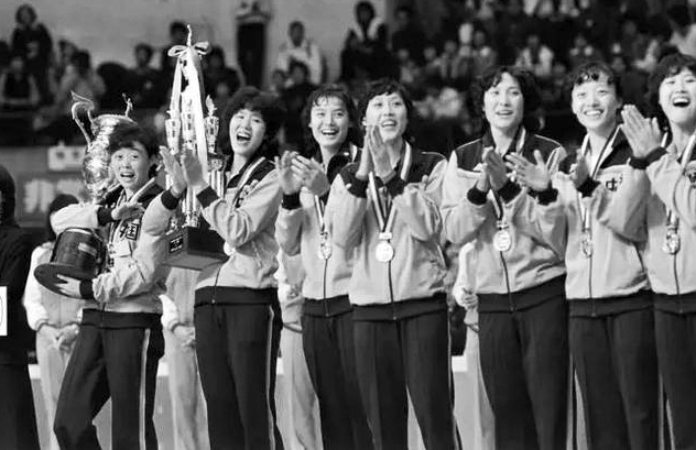 四十年前，中國女排首奪世界冠軍，十張圖帶你穿越時(shí)空