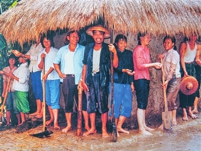 “把生命獻(xiàn)給藝術(shù)，把藝術(shù)獻(xiàn)給人民”
