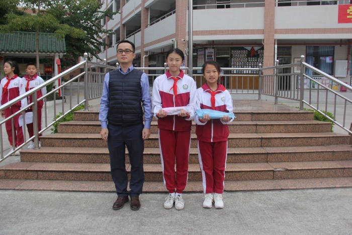 開發(fā)區(qū)第一小學(xué)：公益捐贈，情暖校園