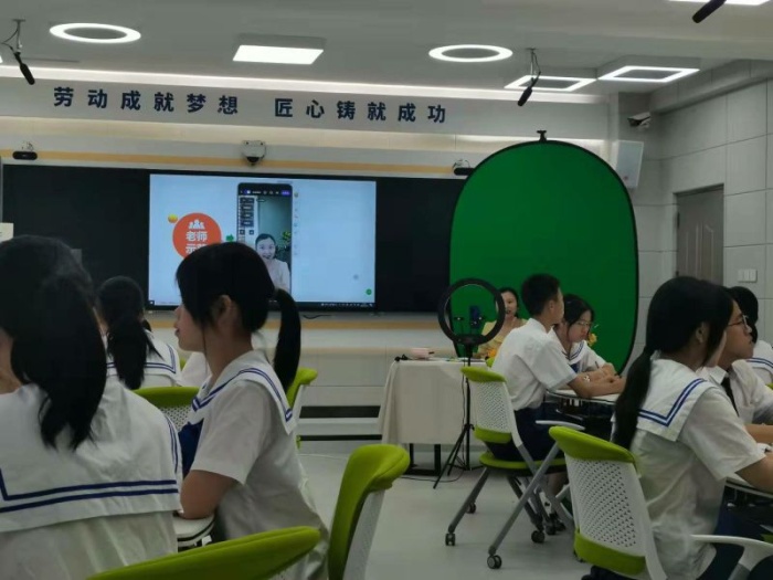 中山市教研室到沙溪理工聽課調(diào)研，指導(dǎo)教學(xué)改革