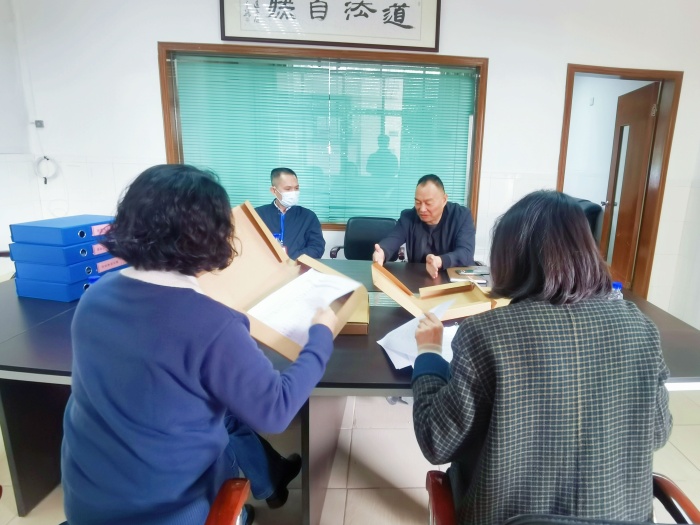 民眾街道督學(xué)到中山紀念中學(xué)浪網(wǎng)中學(xué)進行“五項管理”專項督導(dǎo)檢查