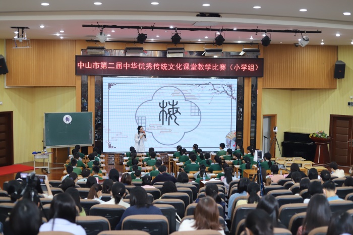 寶劍鋒從磨礪出，梅花香自苦寒來