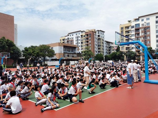 消防疏散常演練，安全意識記心間