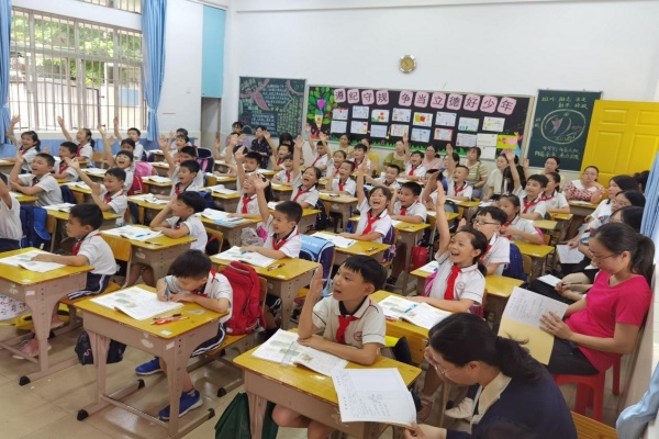 石岐西廠小學(xué)：新教師匯報(bào)課