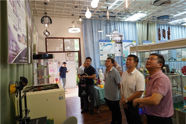 廣東科學技術職業(yè)學院到中山一職參觀交流
