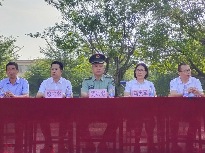 學(xué)軍人風(fēng)采，強(qiáng)國防意識