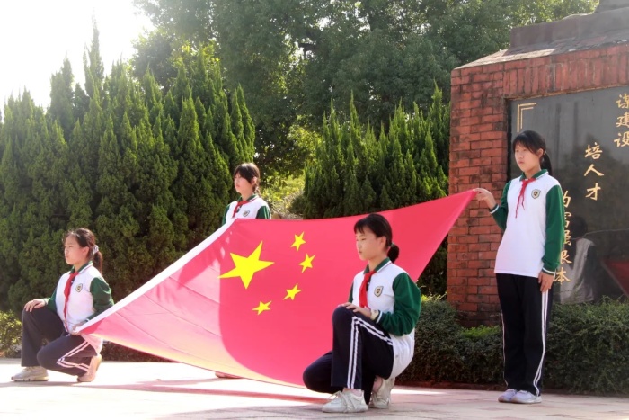 跟隨偉人足跡，繼承中山精神