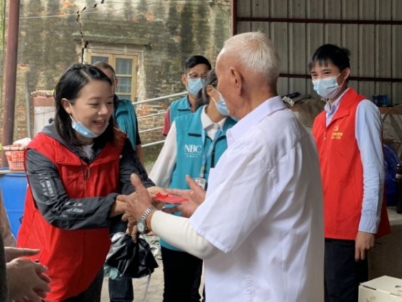 濃濃敬老情，三角鎮(zhèn)結(jié)民村開展重陽節(jié)慰問活動