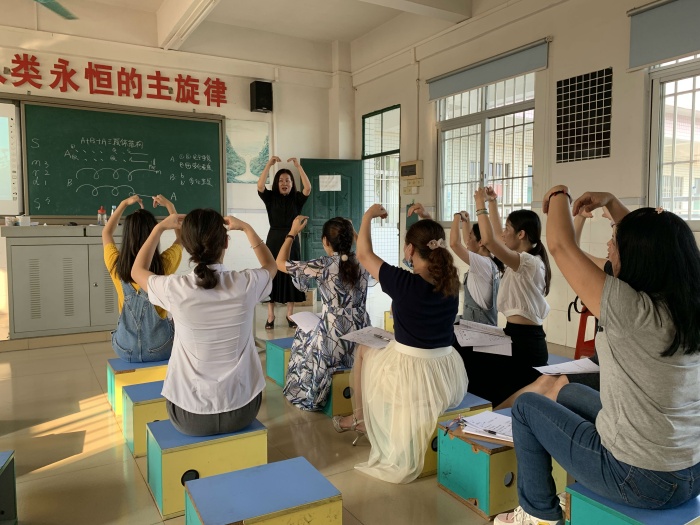 視導(dǎo)督導(dǎo)明方向，專家把脈促發(fā)展