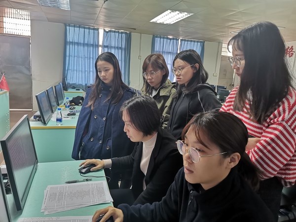 開發(fā)區(qū)第五小學承辦區(qū)道德與法治論文評審工作