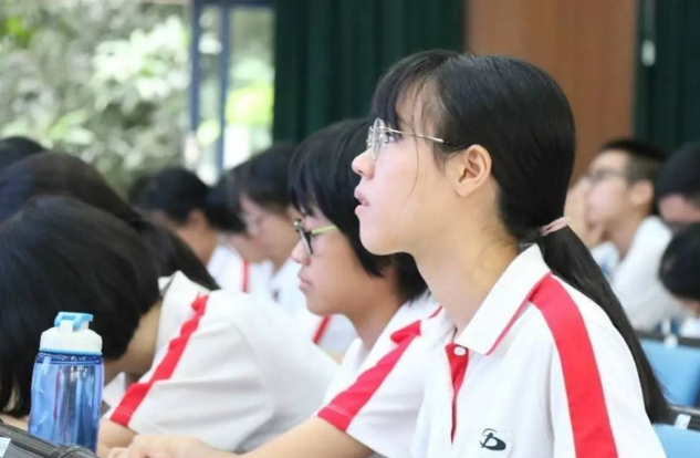 課后延時(shí)服務(wù)“副作用”來了，老師身心俱疲，家長(zhǎng)更是有苦難言