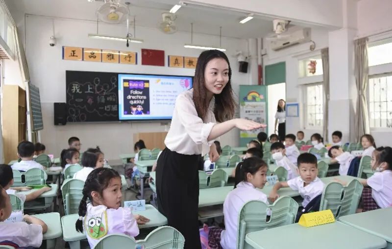 “教師輪崗”十五年，如今政策挺進一線城市……