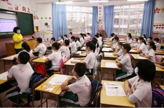 教師職稱評(píng)定“新標(biāo)準(zhǔn)”，老教師迎來好消息，職教年齡成關(guān)鍵