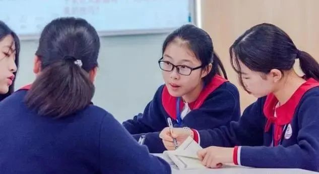 課后服務(wù)“5＋2”模式實行兩周后，一位老師被舉報了……