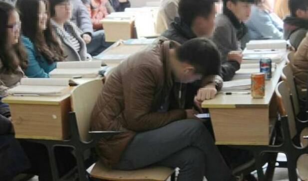 老師越來(lái)越不被尊重，頂撞老師、擾亂課堂紀(jì)律的，為什么越來(lái)越多