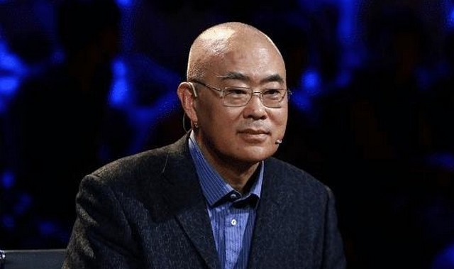 鄭淵潔“怒批”語(yǔ)文教材誤人子弟，引起家長(zhǎng)共鳴：內(nèi)容經(jīng)不起推敲