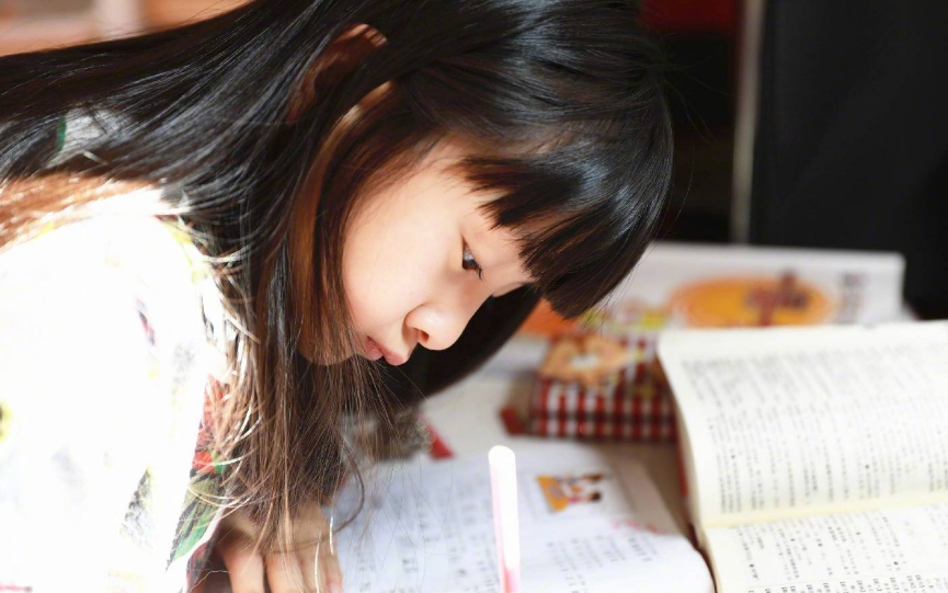 小學生滿分作文走紅，句句不提愛、句句都有愛，老師看后倍受感動