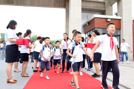 小學(xué)的“入學(xué)年齡”有變化？教育部傳出消息，令家長(zhǎng)難以接受