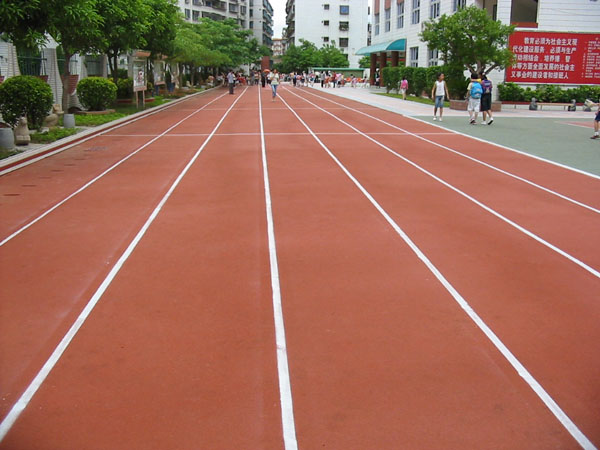 學(xué)校<a href=http://www.pjhwys.cn target=_blank class=infotextkey>塑膠跑道</a>