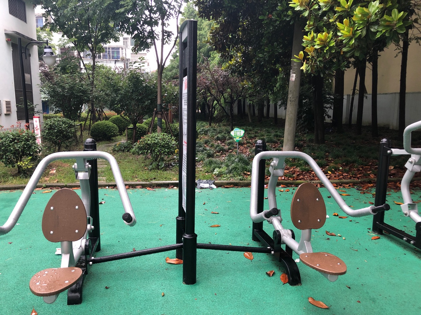 自重式下壓訓(xùn)練器 自重式下壓訓(xùn)練器