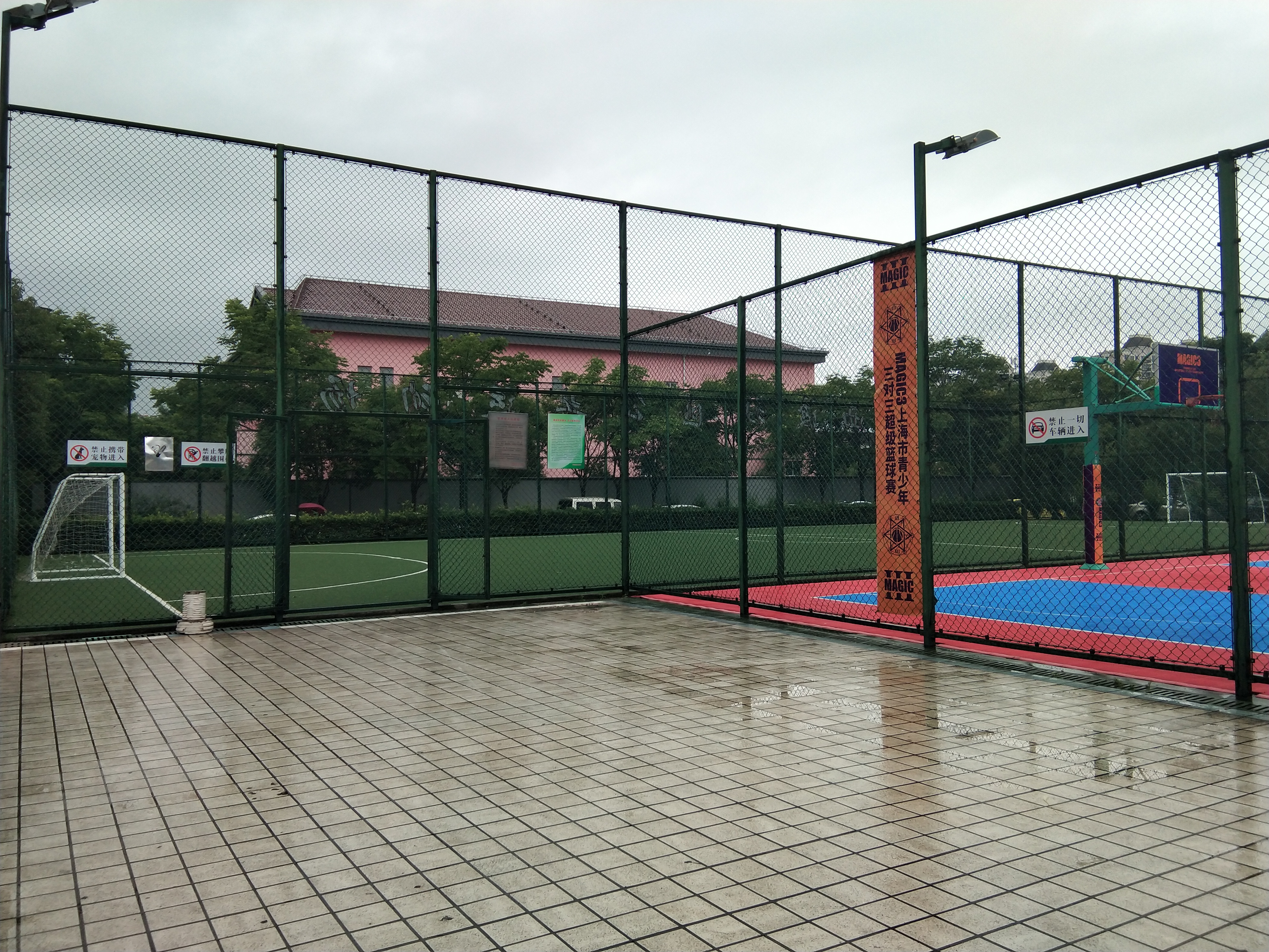 西渡社區(qū)公共運(yùn)動(dòng)場